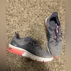 Nike Women's Gray and Pink air max shoes